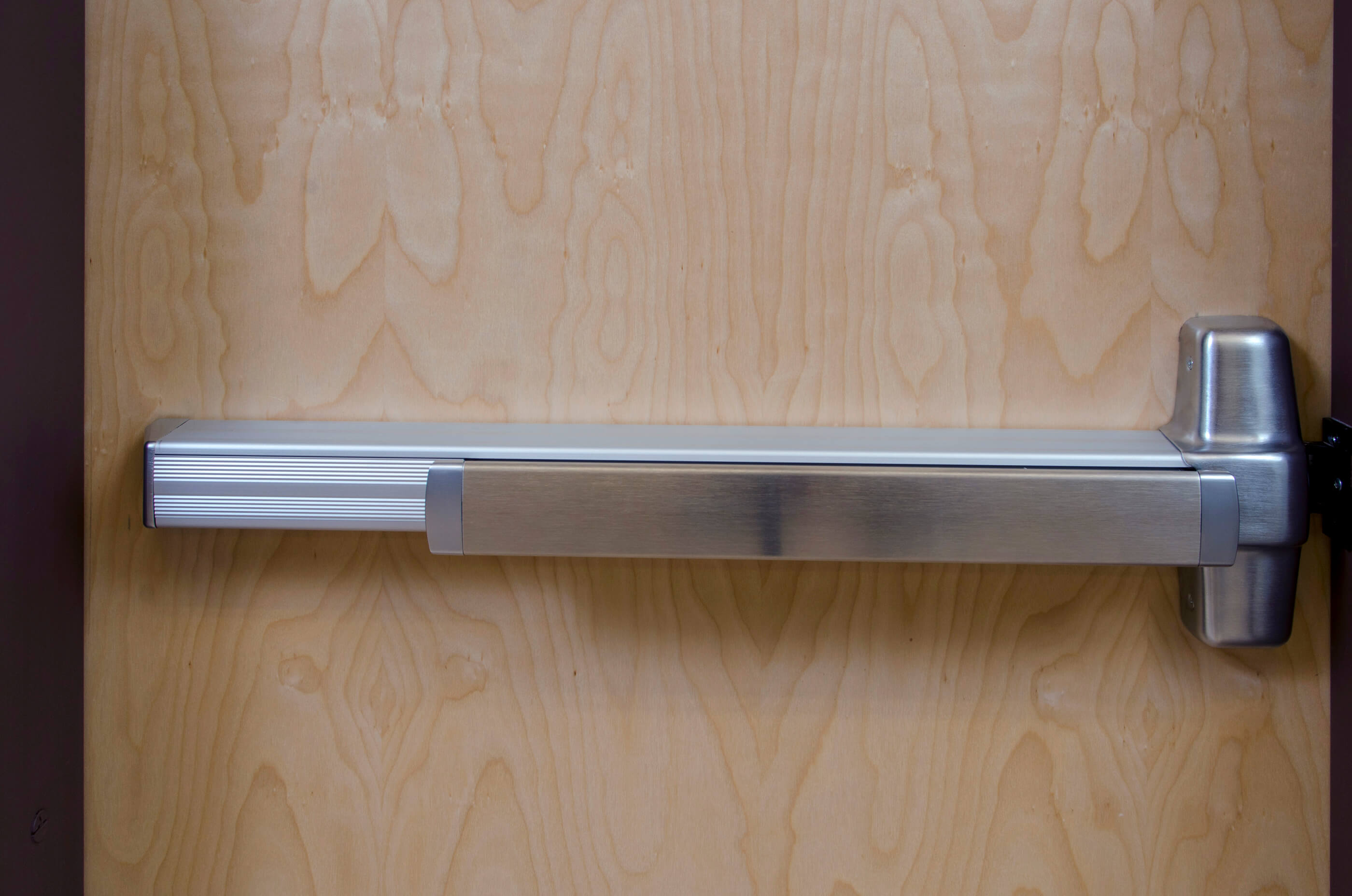Photo of commercial door panic hardware